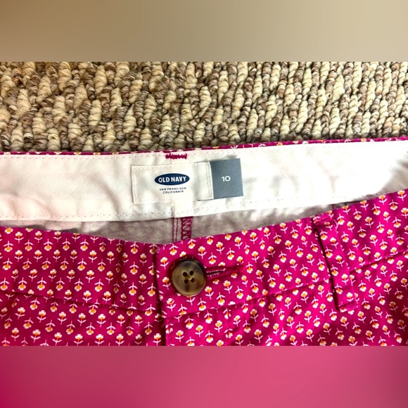 Old Navy - casual shorts - size 10 - Picture 3 of 3